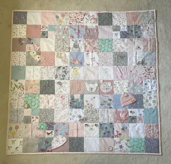 Double size keepsake quilt and animal